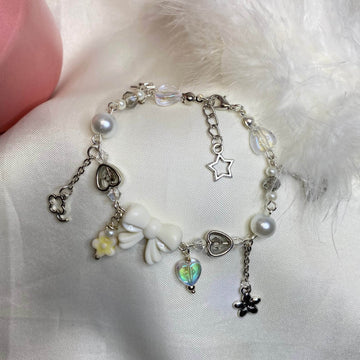 White Bow with Beads and charms bracelet | fairy Design - Fatatun