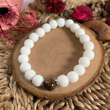 Mate white beads bracelet with tiger eye bead