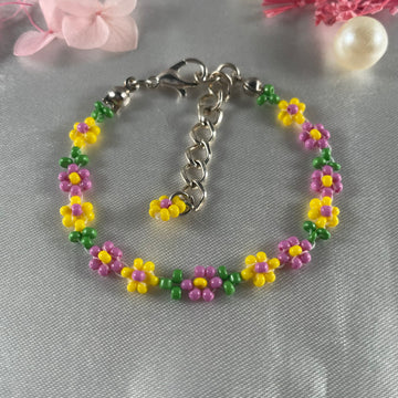 Daisy Flowers bracelet, made with Pastel Pink and Yellow Colour, Green bead finishing