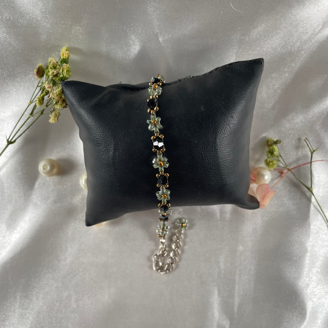 Daisy Flowers bracelet| colour Black Bicon Crystal and olive green, golden beads