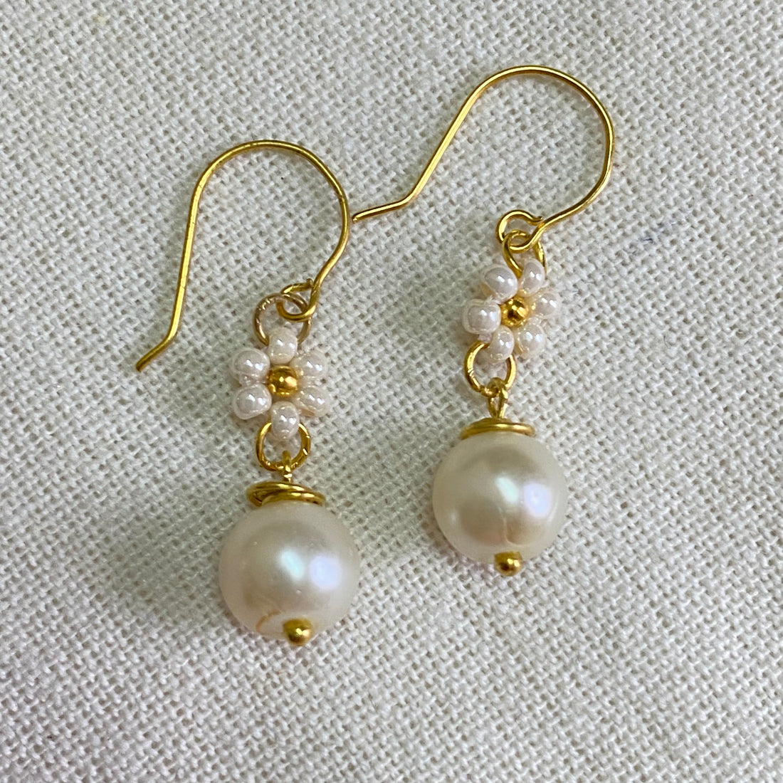 Daisy Pearls Ear Hanging | Handmade