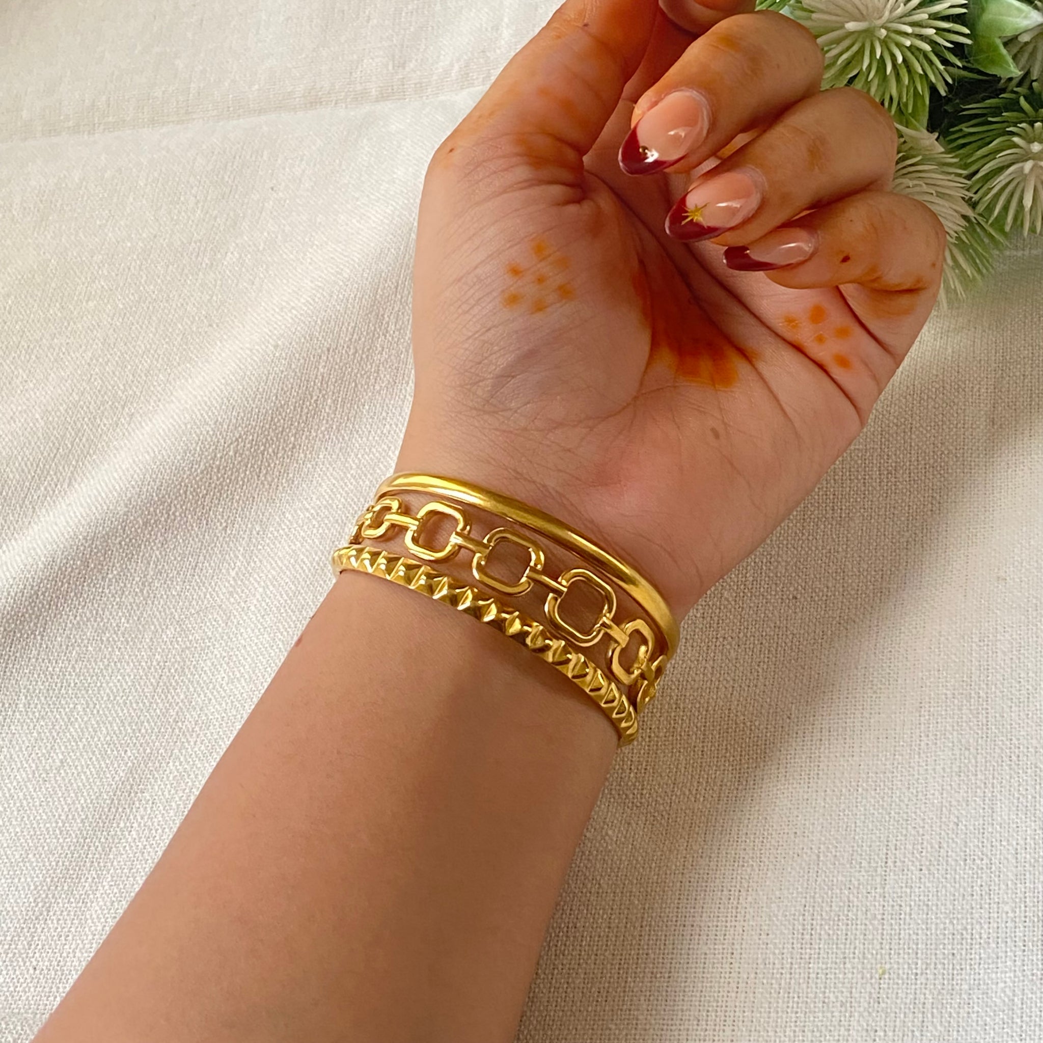 Elegant Golden Adjustable Anti-Tarnish Bracelet