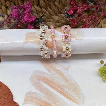 Baby pink and white daisy rings set of 3