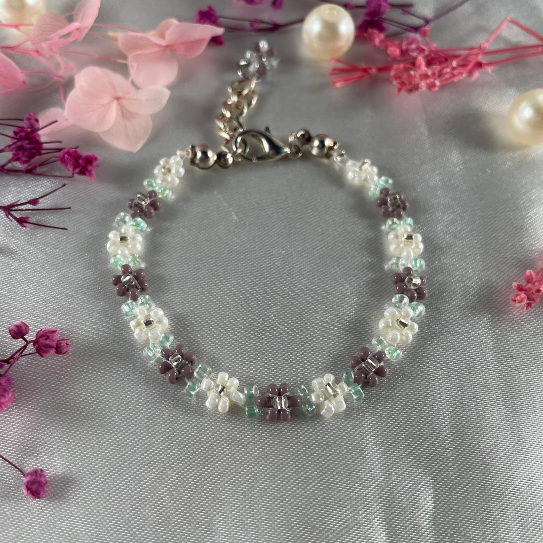 Daisy Flowers bracelet| Opaque pastel Mauve & Off-White with light green finish