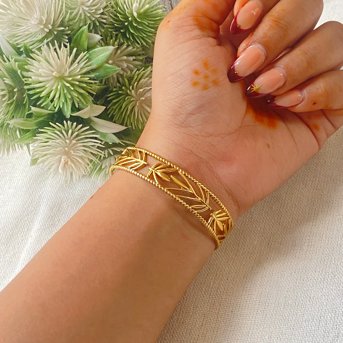 Unique Golden Anti-Tarnish Bracelet adjustable