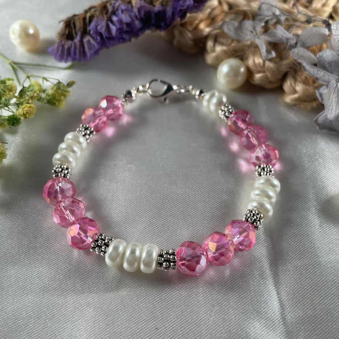 Premium crystal and pearl beads bracelet