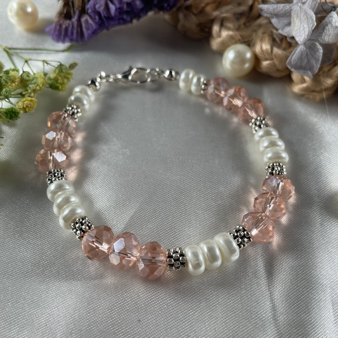 Premium crystal and pearl beads bracelet