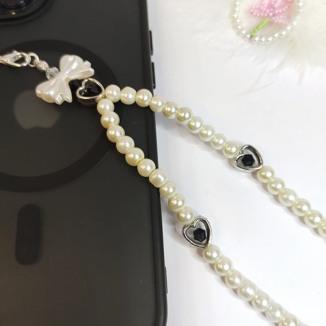 Phone accessories Pearl and Heart with black crystal design